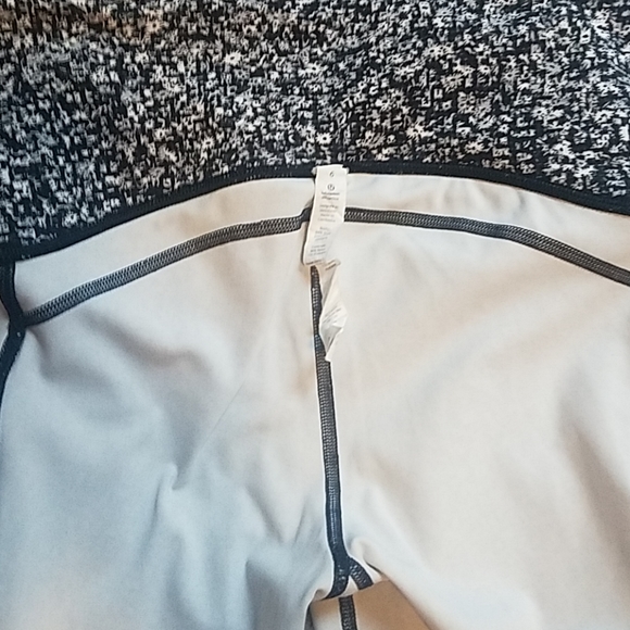 Lululemon daisy dust alpine sole training7/8 tight - Picture 3 of 7